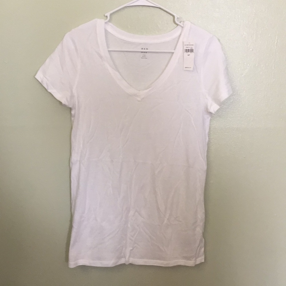Gap white v neck shirt (tall)